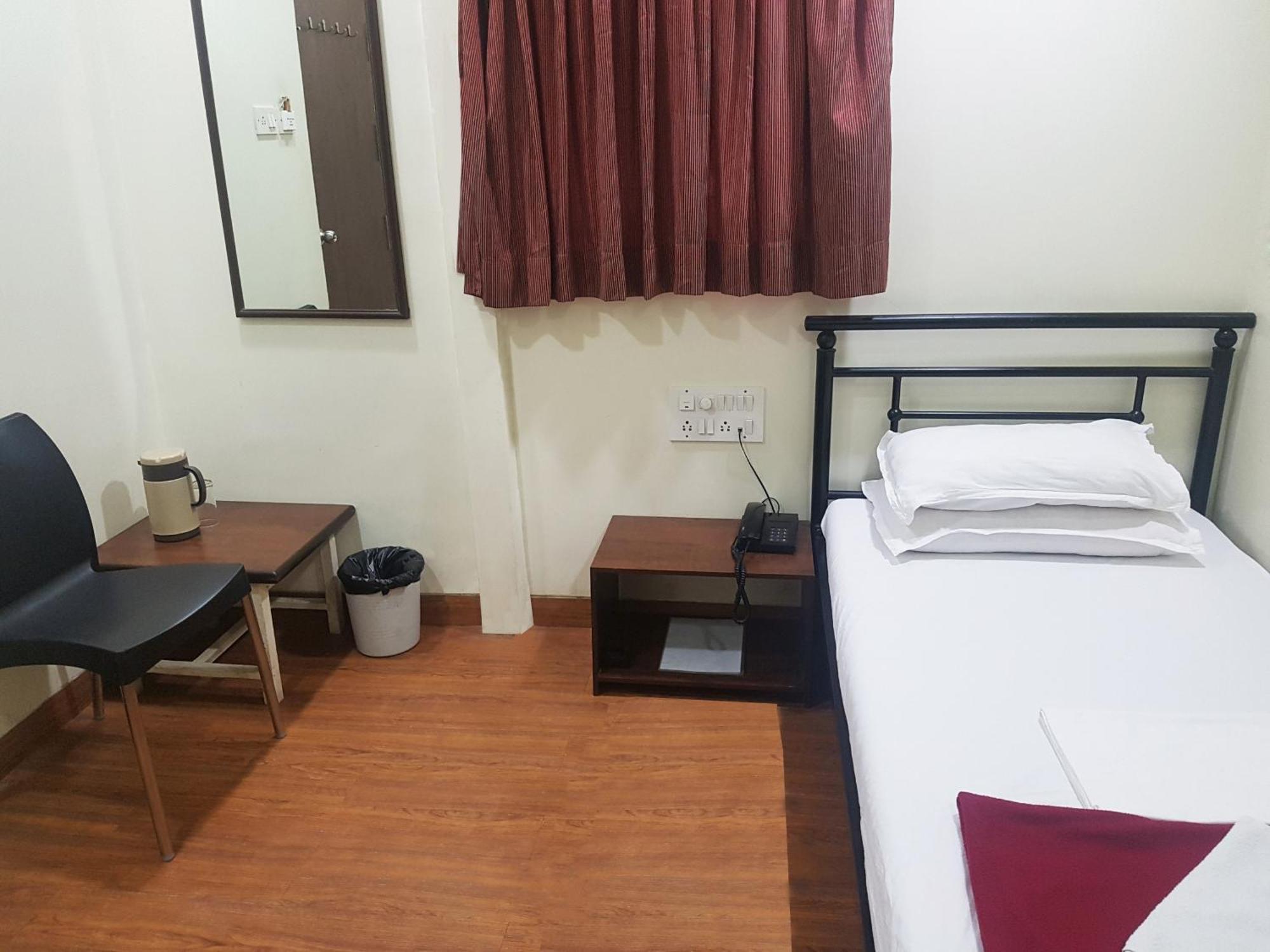Hotel Kumkum Mumbai Exterior photo
