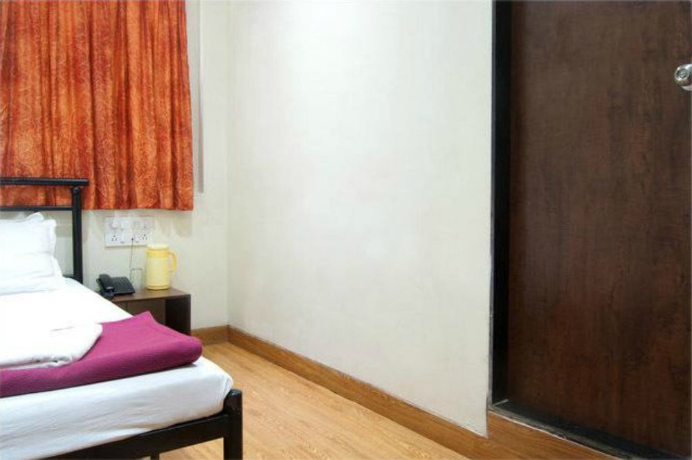 Hotel Kumkum Mumbai Exterior photo