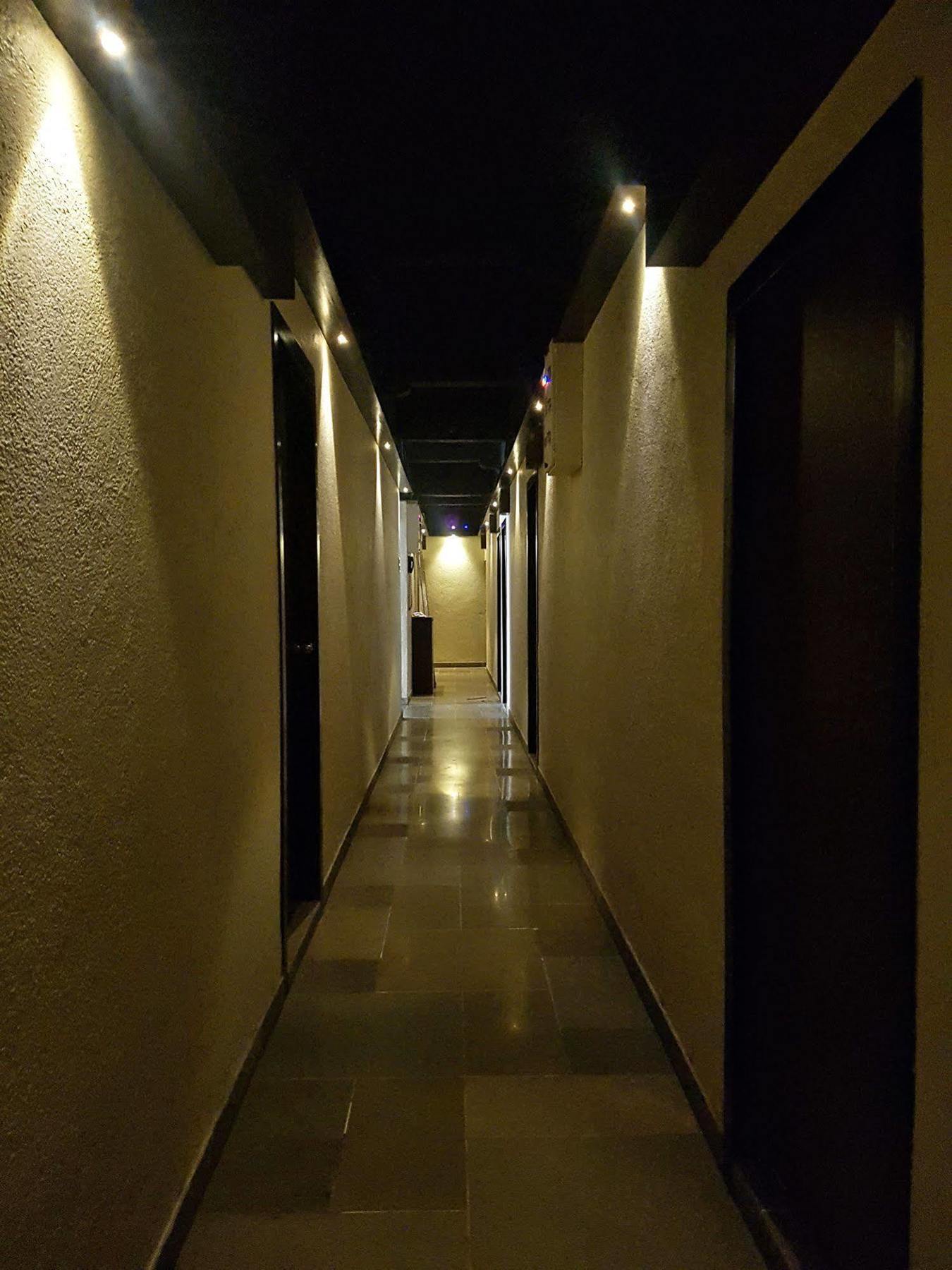 Hotel Kumkum Mumbai Exterior photo