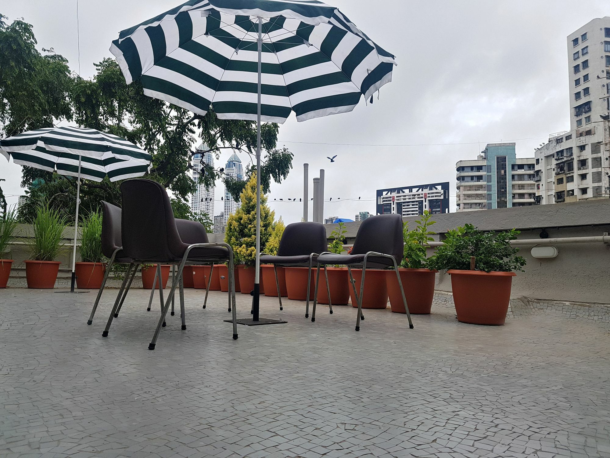 Hotel Kumkum Mumbai Exterior photo